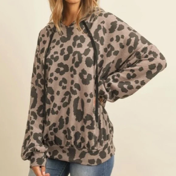 Hooded, Animal Print Pullover Style Top - Picture 7 of 9